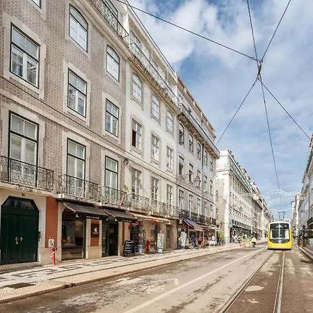 Pleasant Bedrooms In Shared House In The Center Of Praça Da Figueira Séjour chez l'habitant Lisboa