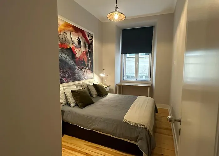 Pleasant Bedrooms In Shared House In The Center Of Praca Da Figueira Privatunterkunft *