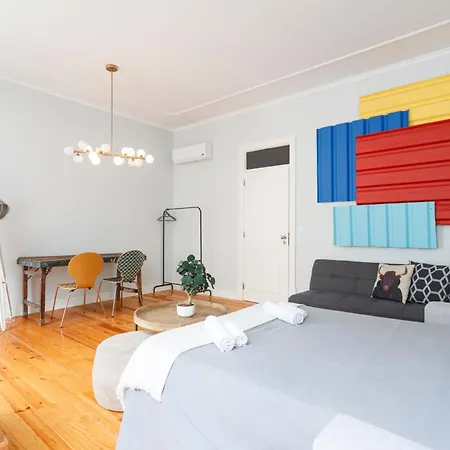 홈스테이 Pleasant Bedrooms In Shared House In The Center Of Praca Da Figueira 리스본