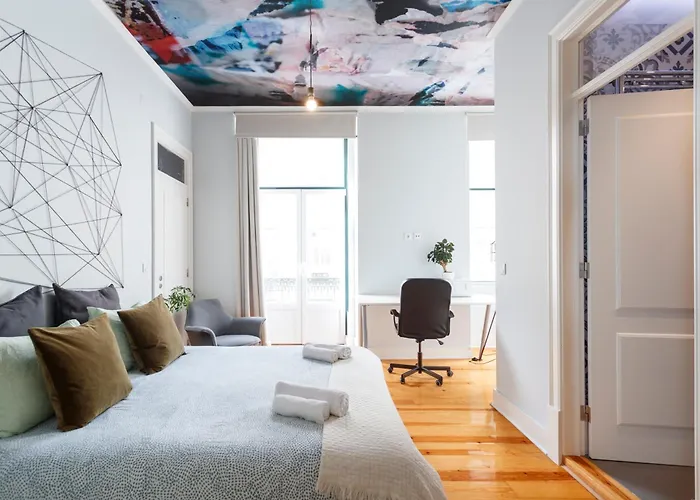 Kwatera prywatna Pleasant Bedrooms In Shared House In The Center Of Praca Da Figueira