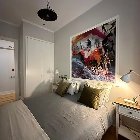 Pleasant Bedrooms In Shared House In The Center Of Praca Da Figueira * Lisboa