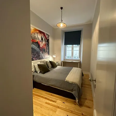 Pleasant Bedrooms In Shared House In The Center Of Praca Da Figueira Privatunterkunft *