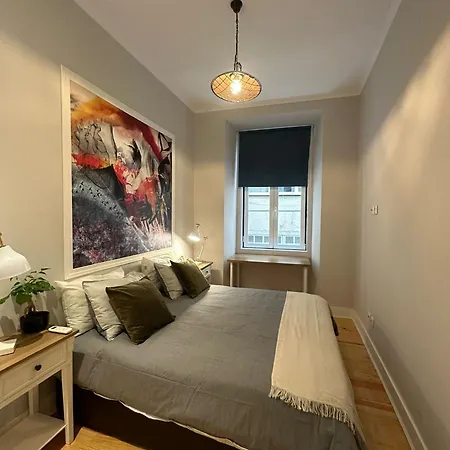 Pleasant Bedrooms In Shared House In The Center Of Praça Da Figueira