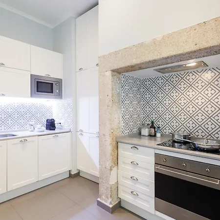 Pleasant Bedrooms In Shared House In The Center Of Praça Da Figueira *