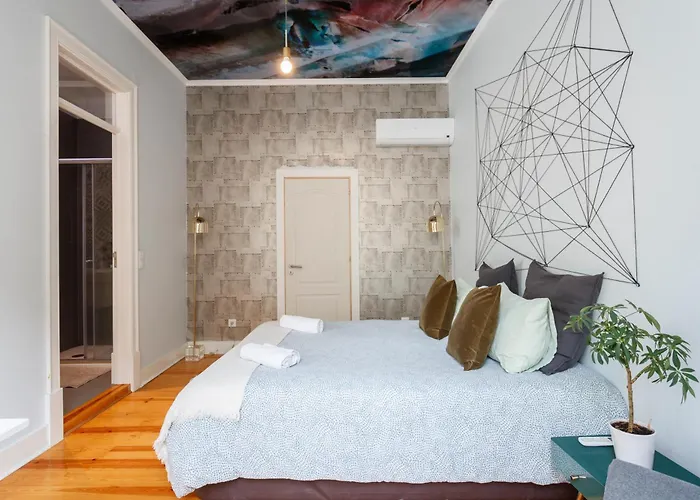 Pleasant Bedrooms In Shared House In The Center Of Praca Da Figueira * Lisboa